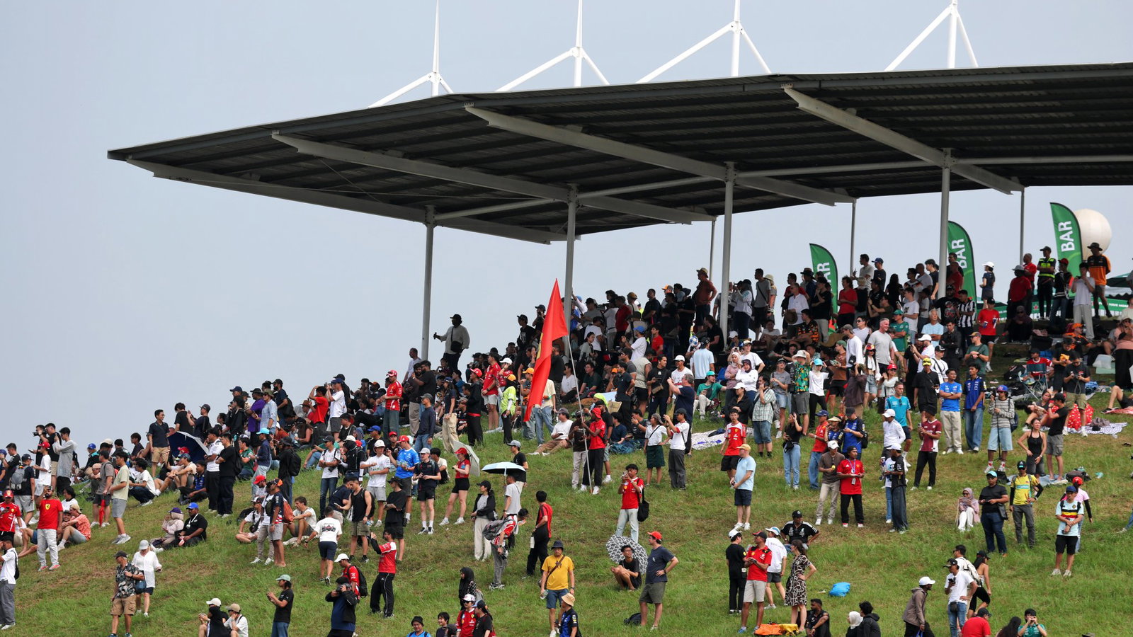 Swathes of F1 fans experienced a logistical nightmare after Friday practice
