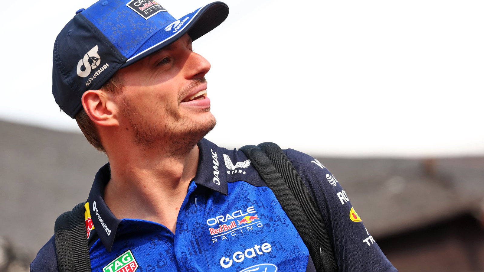 F1 champion Max Verstappen will race against MotoGP legend Valentino Rossi 
