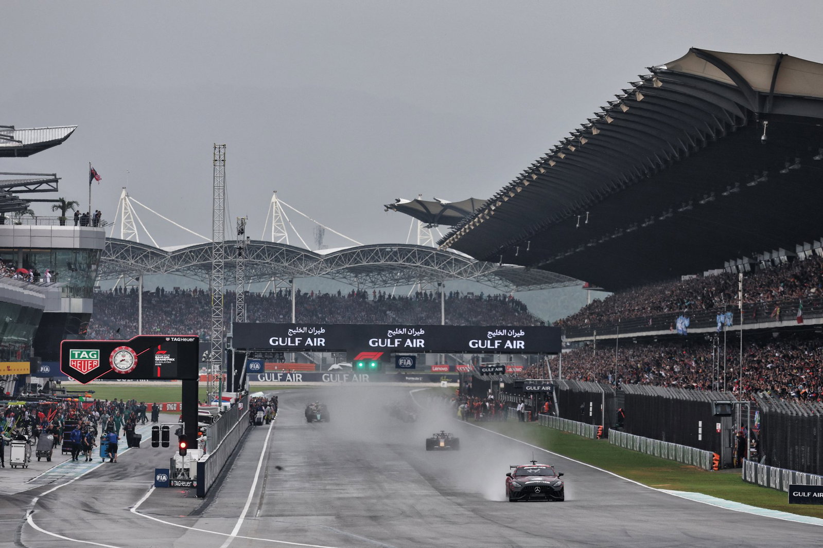 The start of the Bahrain Grand Prix was heavily delayed