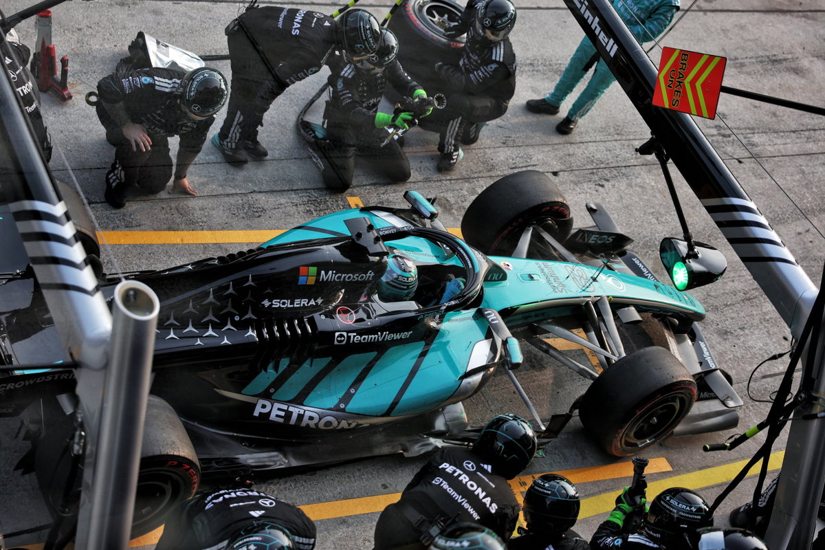 Mercedes reveals Singapore split car plan amid F1 upgrade confusion