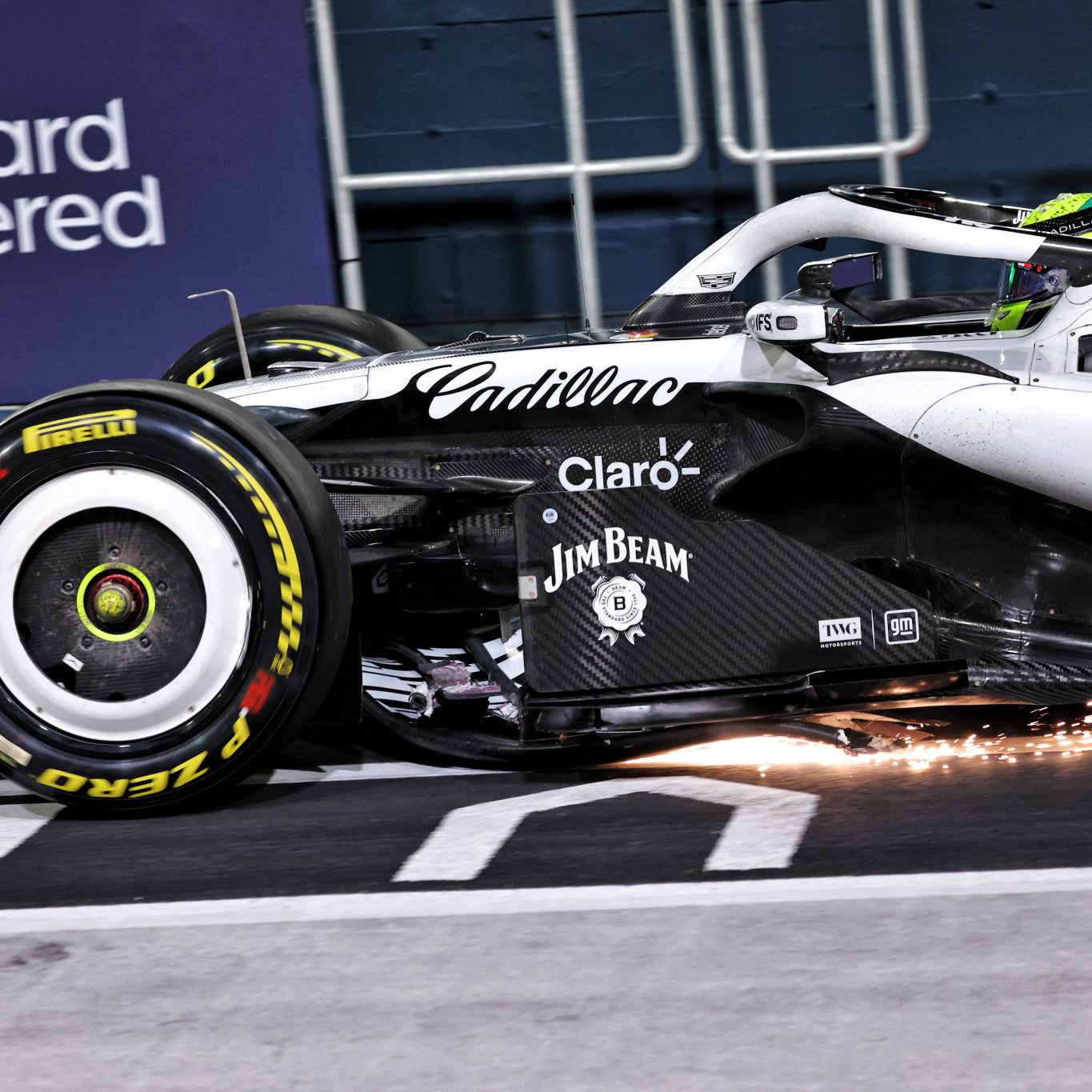 Sergio Perez crashed in SQ1