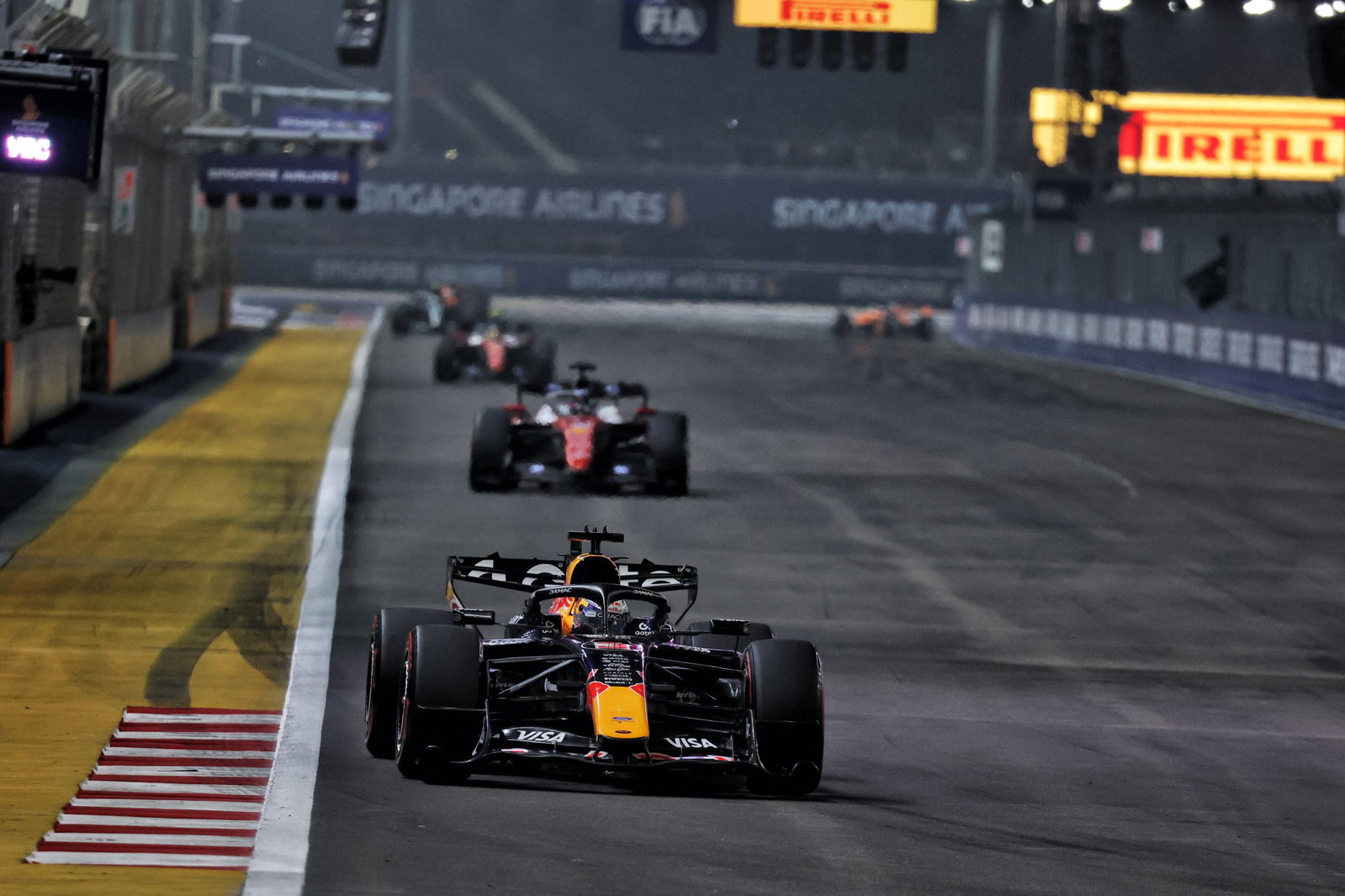 Verstappen crushed his opponents in Singapore