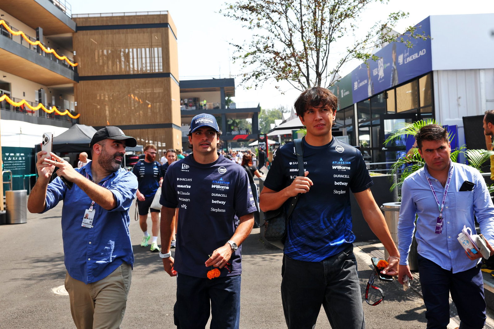 Alex Albon had his chance to respond to Alonso in Mexico 