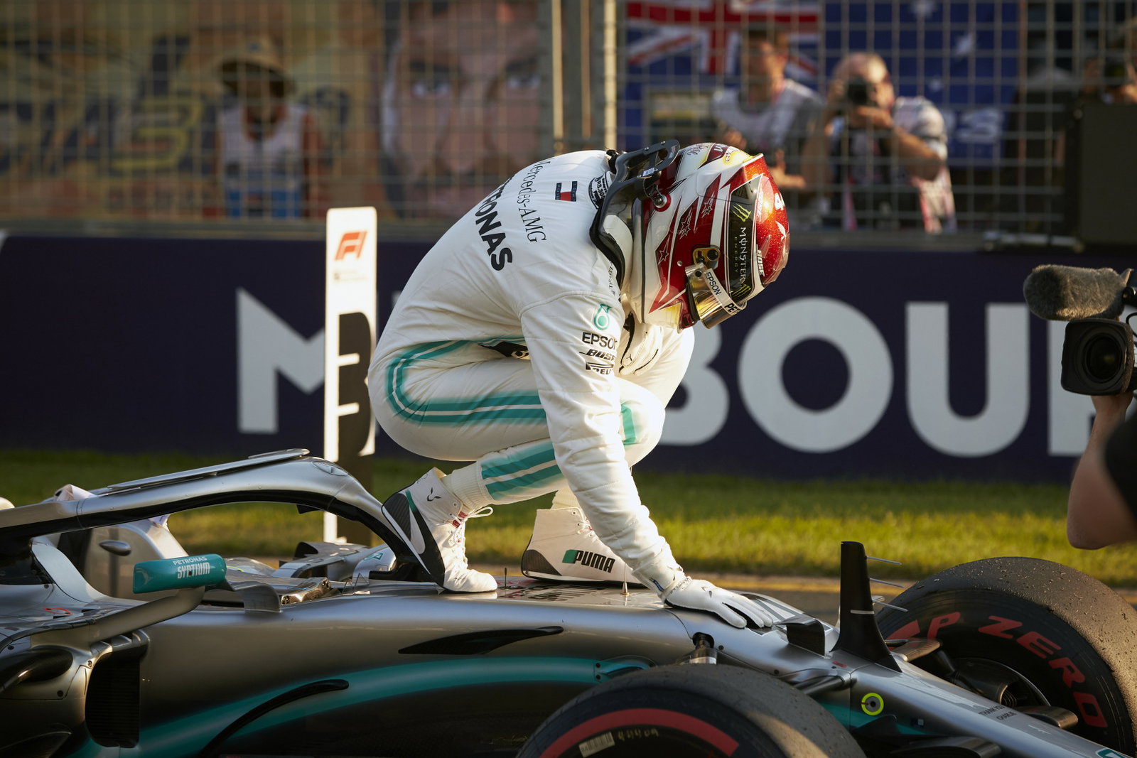 Vettel: Ferrari kurang 'sedikit dari segalanya' melawan Mercedes