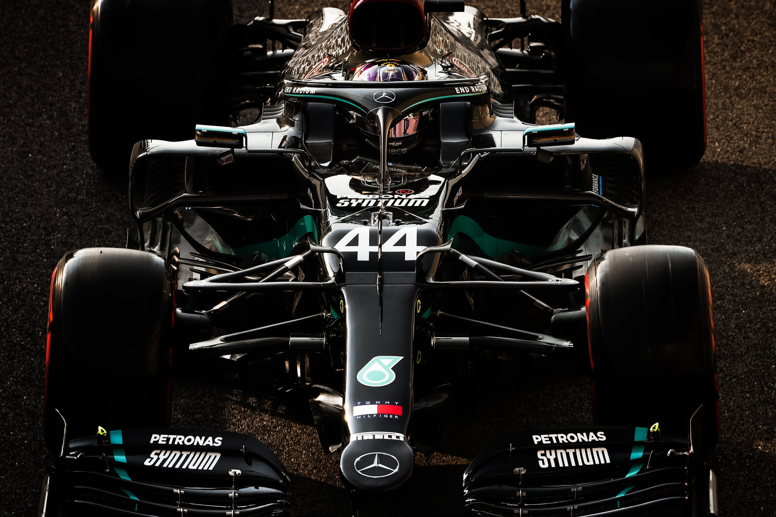 F1 world champion Lewis Hamilton agrees new Mercedes deal&nbsp;for 2021