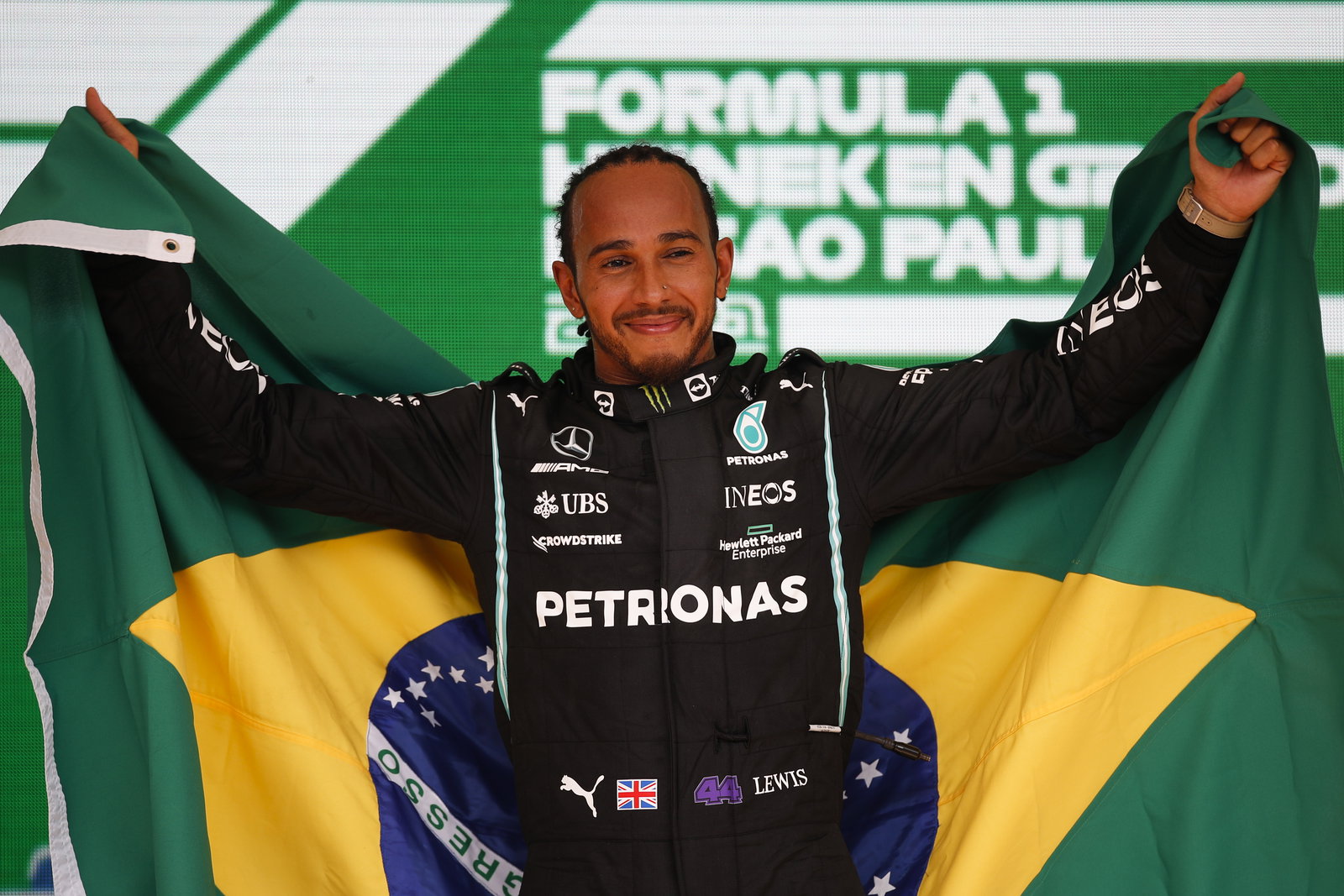 Max Verstappen or Lewis Hamilton - who deserves the 2021 F1 title more?