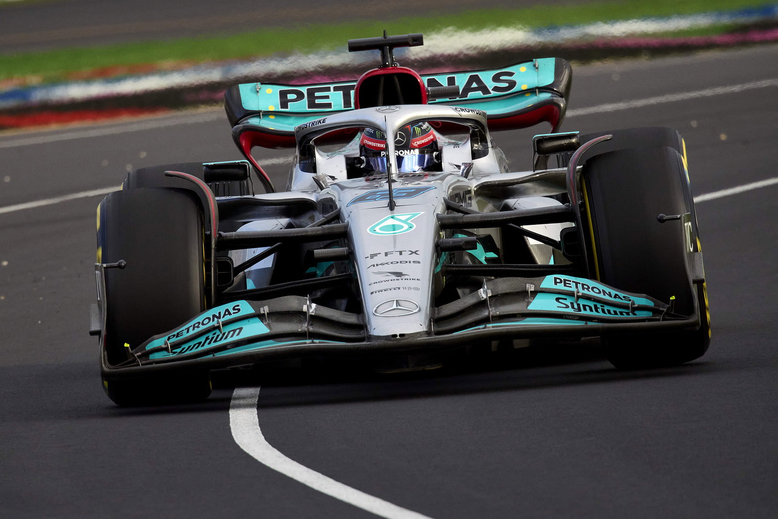 George Russell reveals reason for Lewis Hamilton’s early F1 2022 car experiments: ‘I was in a happier place’