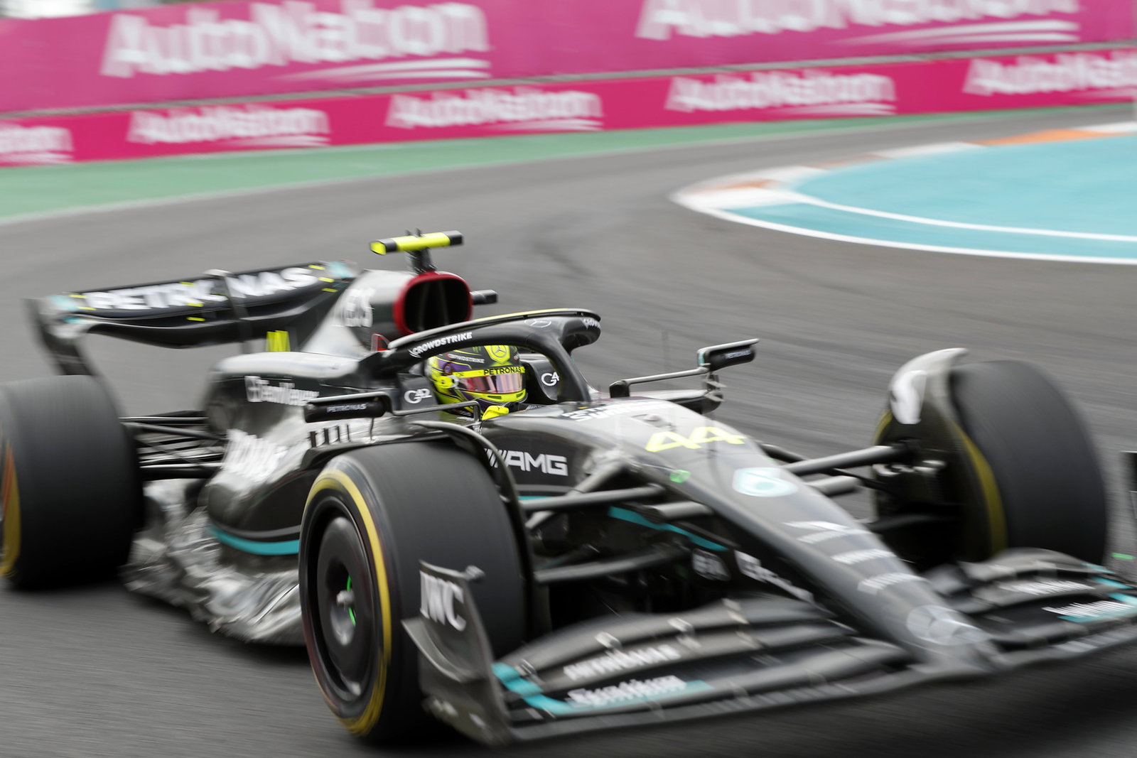Akankah upgrade Mercedes yang tertunda mempengaruhi masa depan F1 Lewis Hamilton? Poin pembicaraan GP Monako