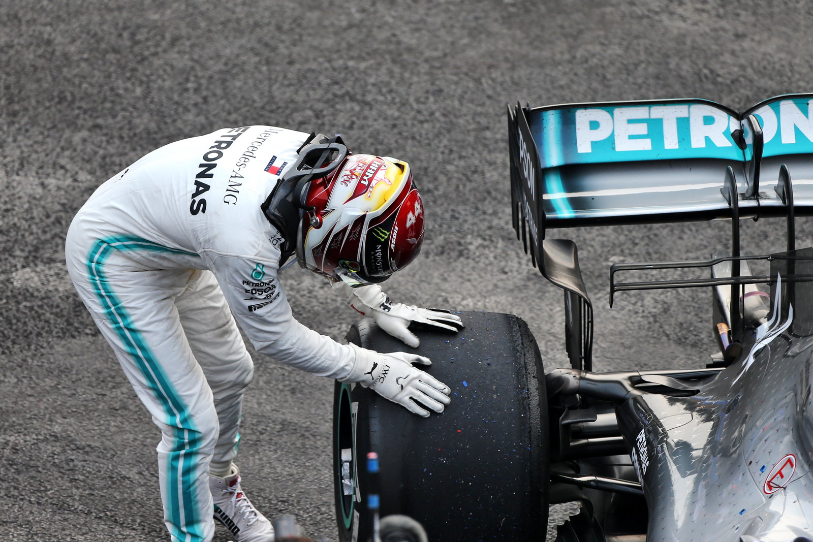 Mexican GP: Lewis Hamilton on brink of title after champion’s drive