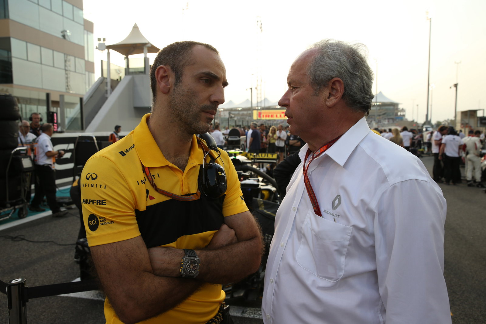 Stoll to remain Renault president after planned replacement leaves