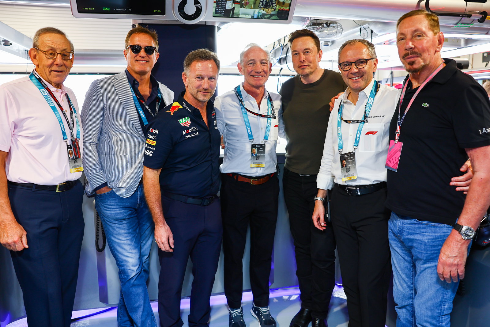 Miliarder melihat: Elon Musk digantung di garasi Red Bull dan Jeff Bezos bergabung dengan dinding pit McLaren di F1 Miami GP