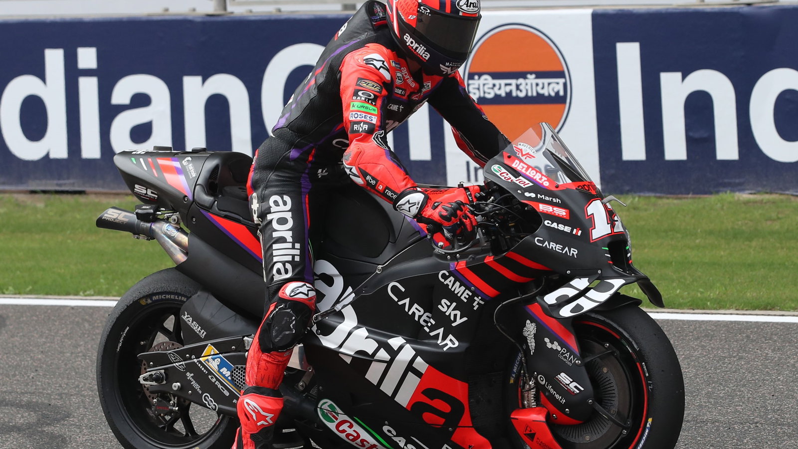 Maverick Vinales, practice start