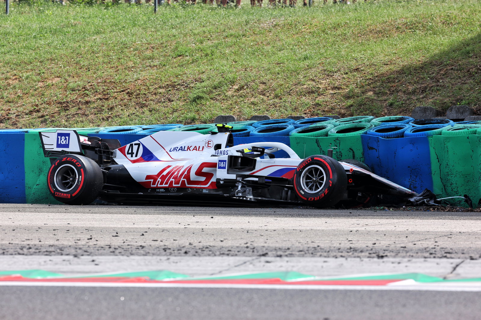  F1 Hungarian GP: Hamilton edges out Verstappen, Schumacher crashes in FP3