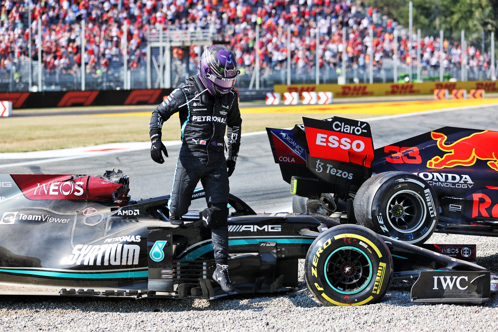 Mercedes boss Toto Wolff thinks last-race crash could decide F1 title battle