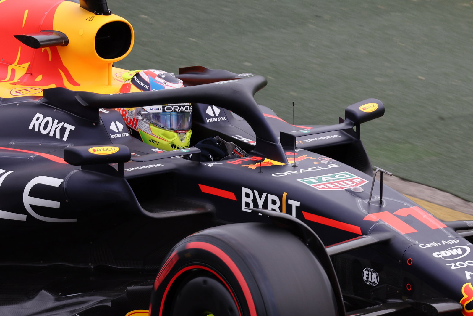 Sergio Perez suspects car issue behind “terrible” day at F1 Australian GP