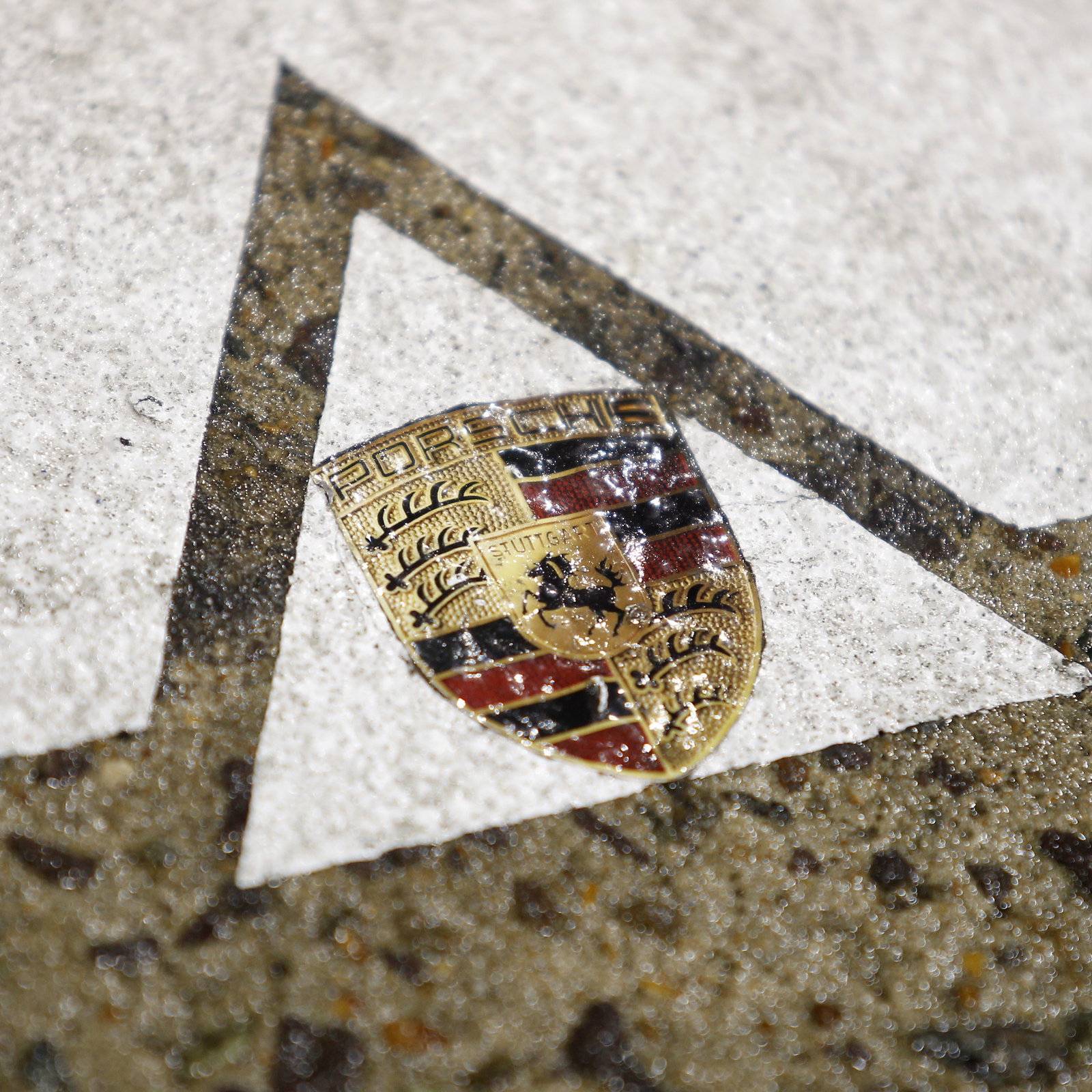 Porsche logo 