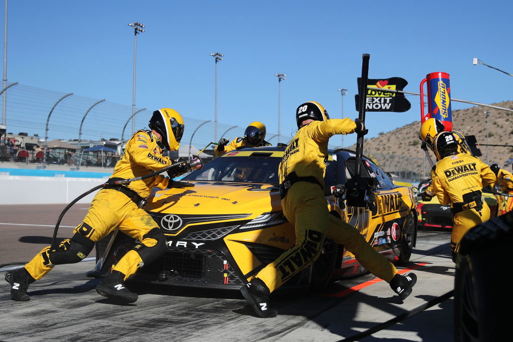 NASCAR Championship Weekend at Phoenix: Final Standings After Joey Logano Wins Title