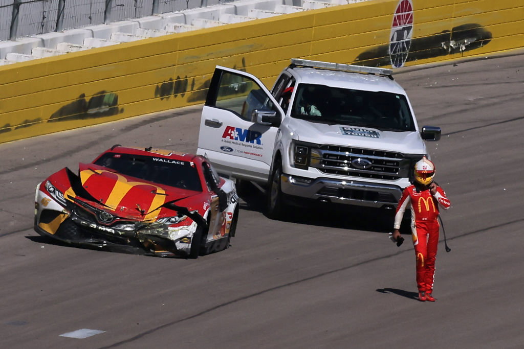 NASCAR at Las Vegas: Kyle Larson, Bubba Wallace Nearly Fight After Crashing