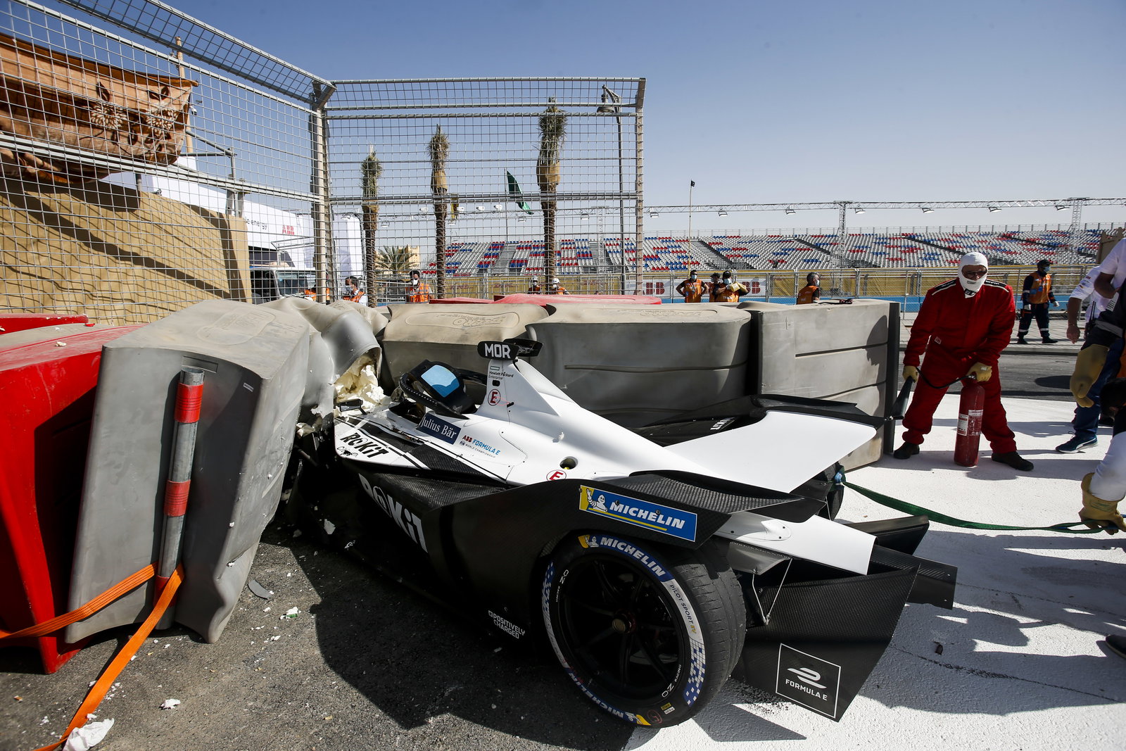 Diriyah E-Prix: Frinjs Cetak Pole, Mercedes Tak Ikut Kualifikasi