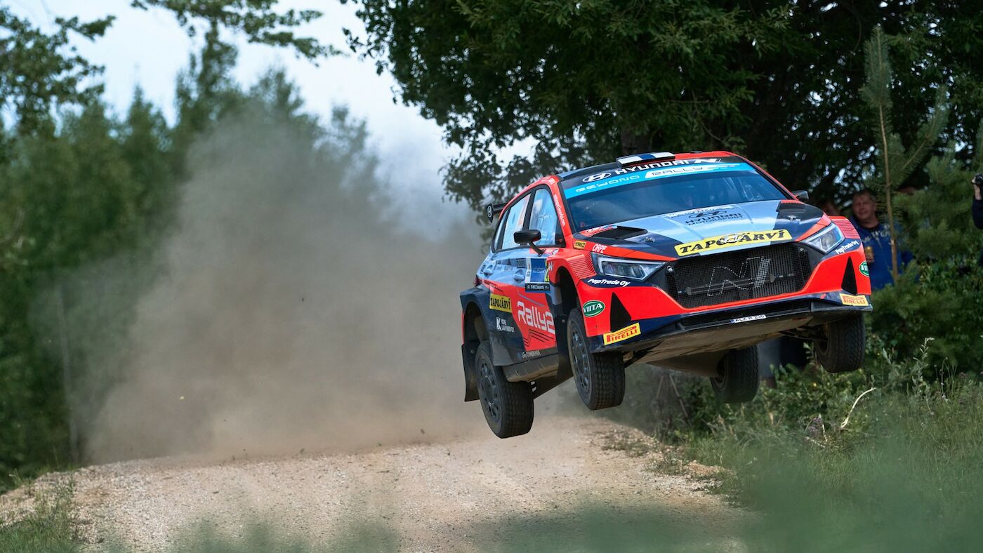 Rovanpera mendominasi HYAcentre Rally dari rekan setim Toyota Evans