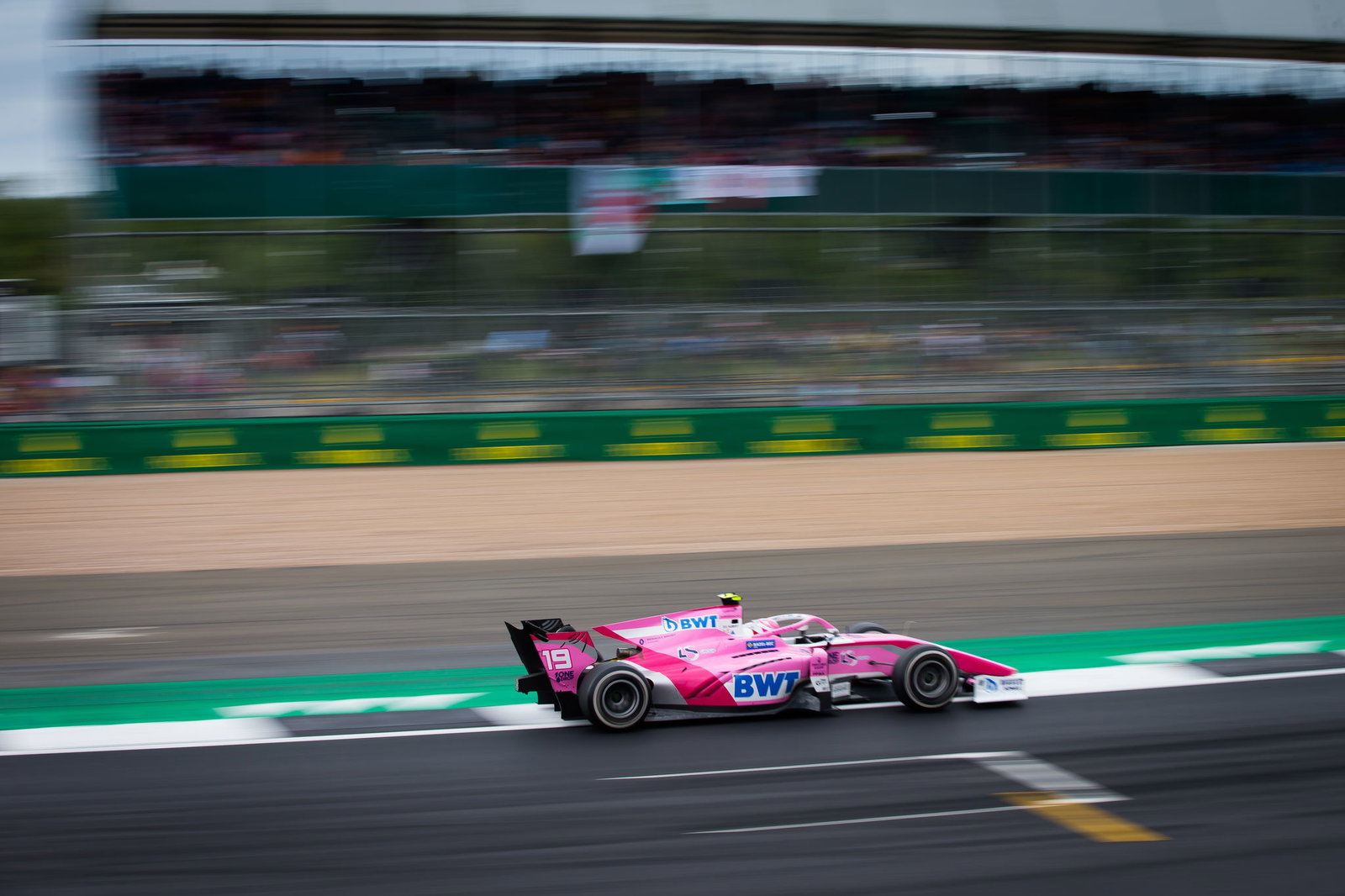 Ghiotto battles Latifi for Formula 2 feature win at Silverstone