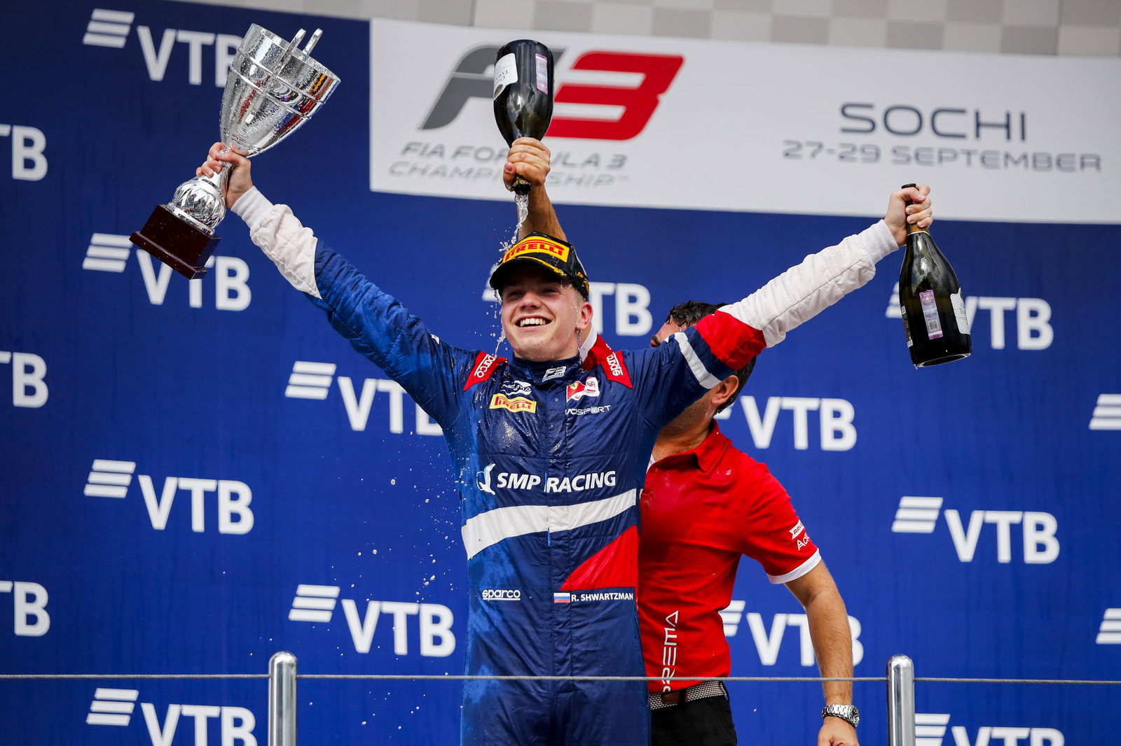 Robert Shwartzman mendekati gelar Formula 3 FIA setelah mencetak pole Sochi