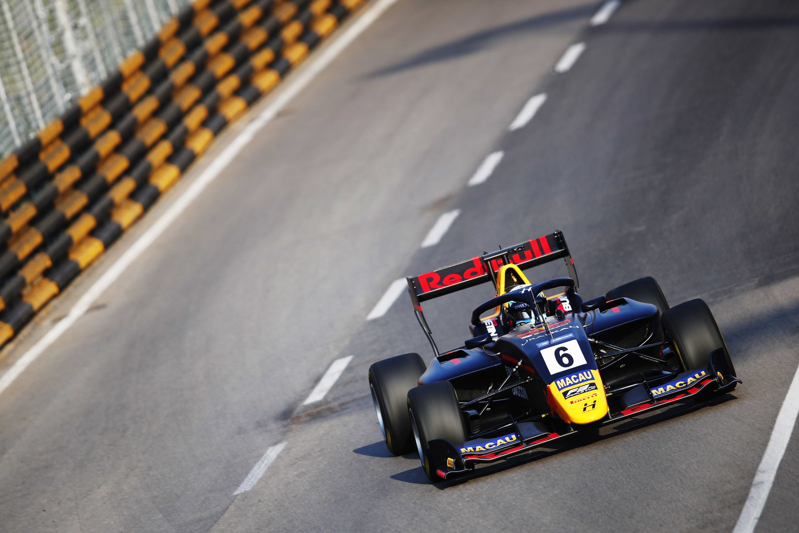 Jake Hughes on provisional pole after opening Macau F3 qualifying