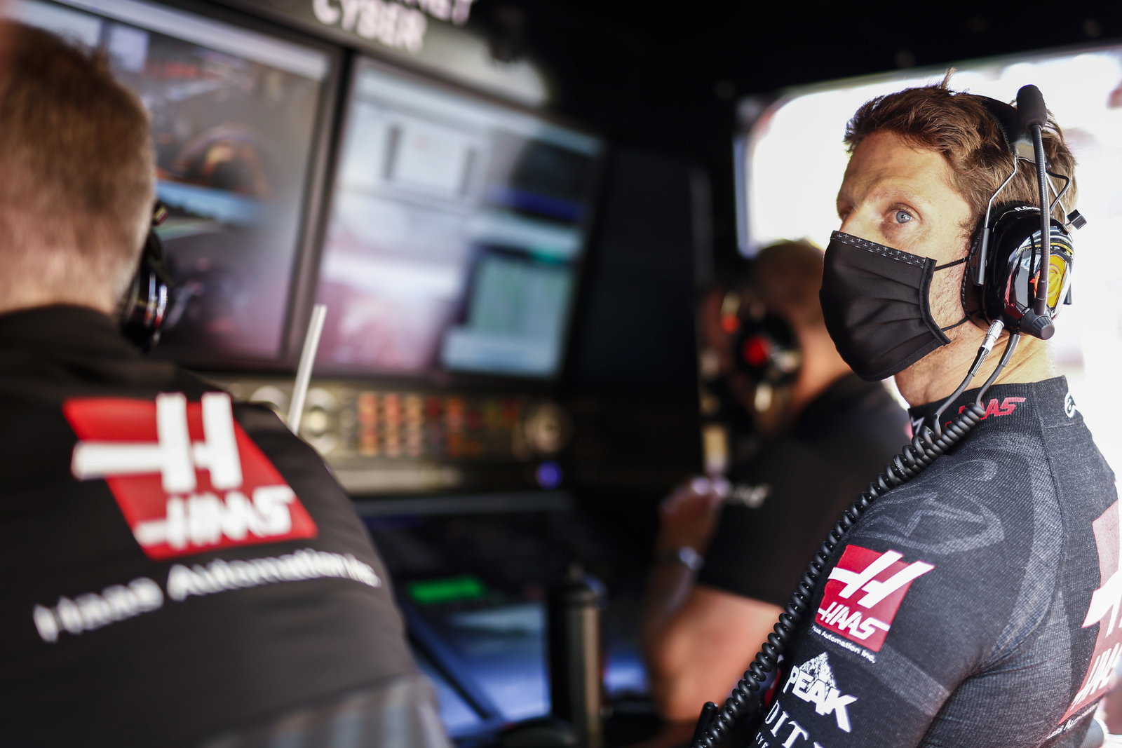 Russell akan kembali ke F1 Virtual British GP setelah absen di babak pembukaan