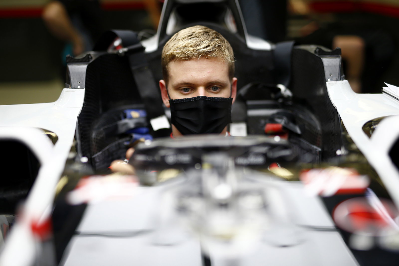 Romain Grosjean meninggalkan rumah sakit tiga hari setelah sukses besar di GP Bahrain
