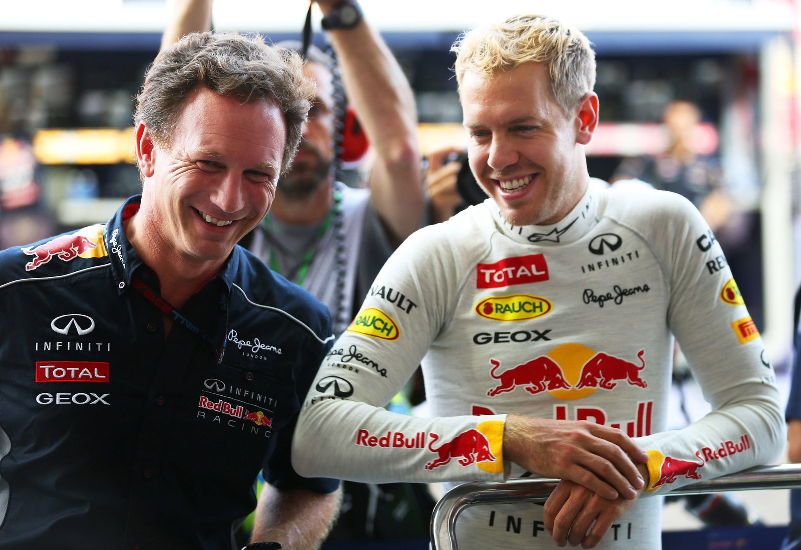 Ferrari menandatangani Sainz untuk menggantikan Vettel untuk musim F1 2021