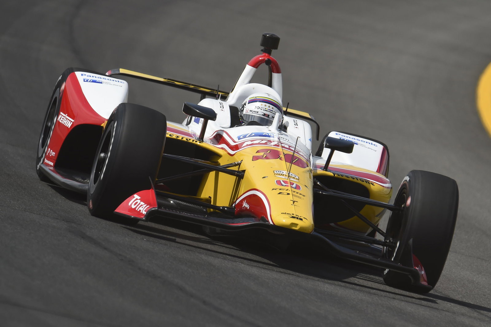 Will Power dengan kekuatan penuh dalam hujan mempersingkat ABC Supply 500 di Pocono