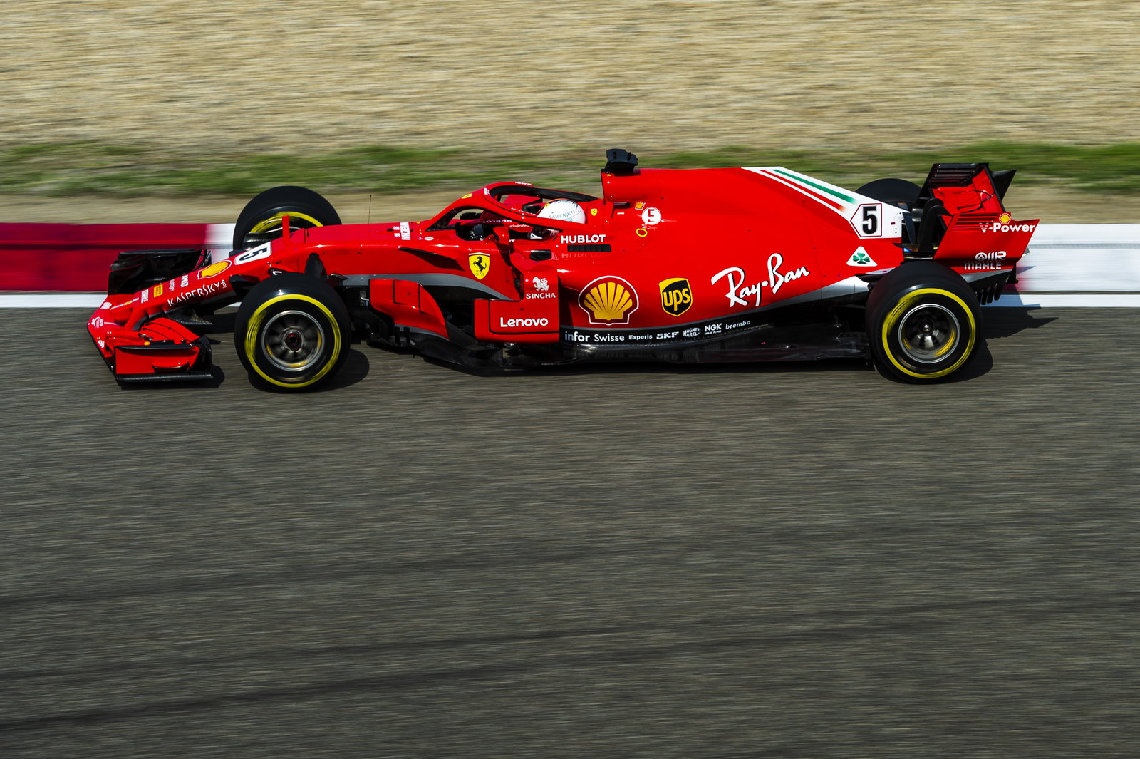 Lewis Hamilton admits he was in “no man’s land” in Chinese GP “disaster”