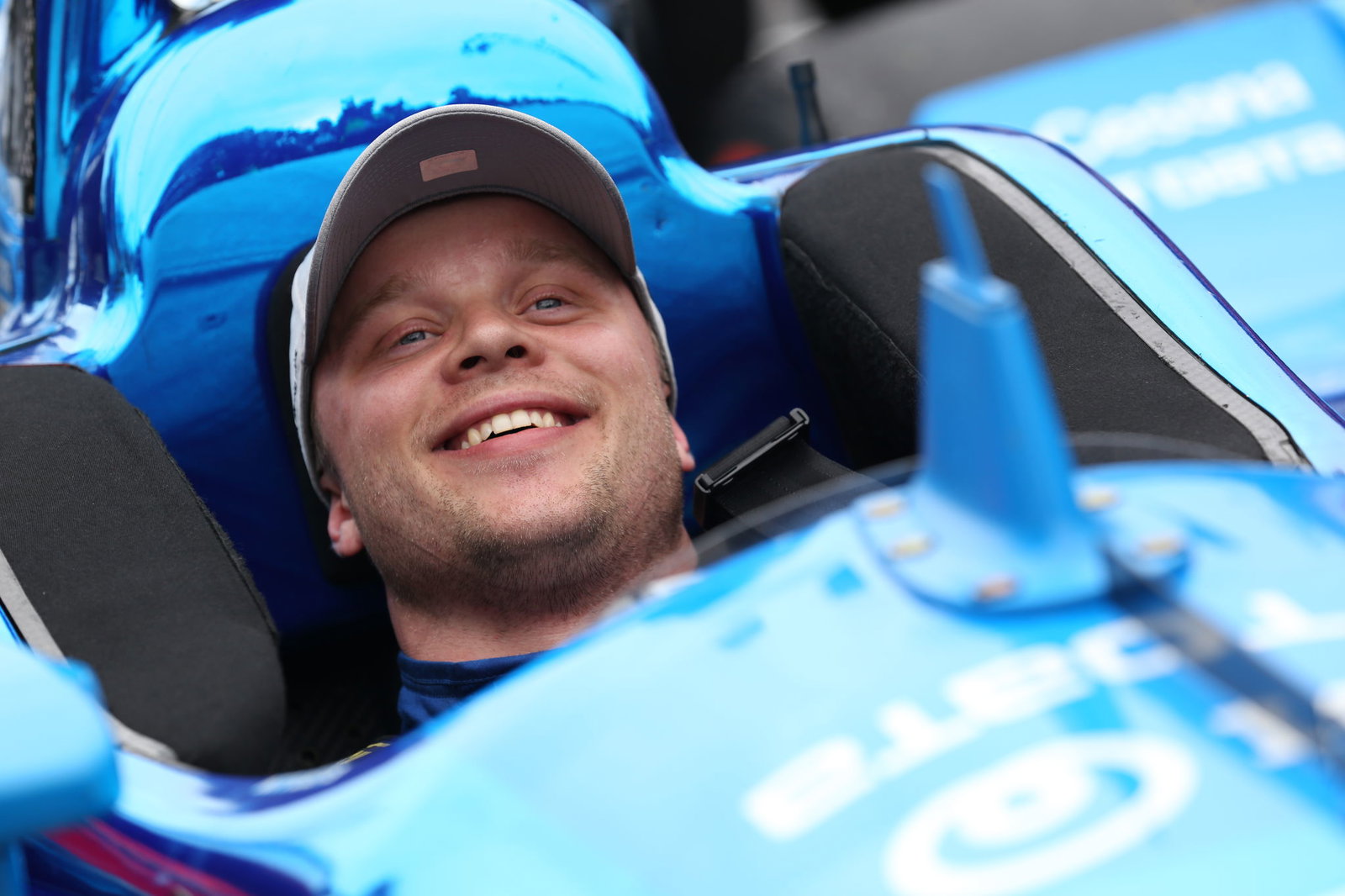 Felix Rosenqvist mengungguli Dixon untuk tiang IndyCar Grand Prix