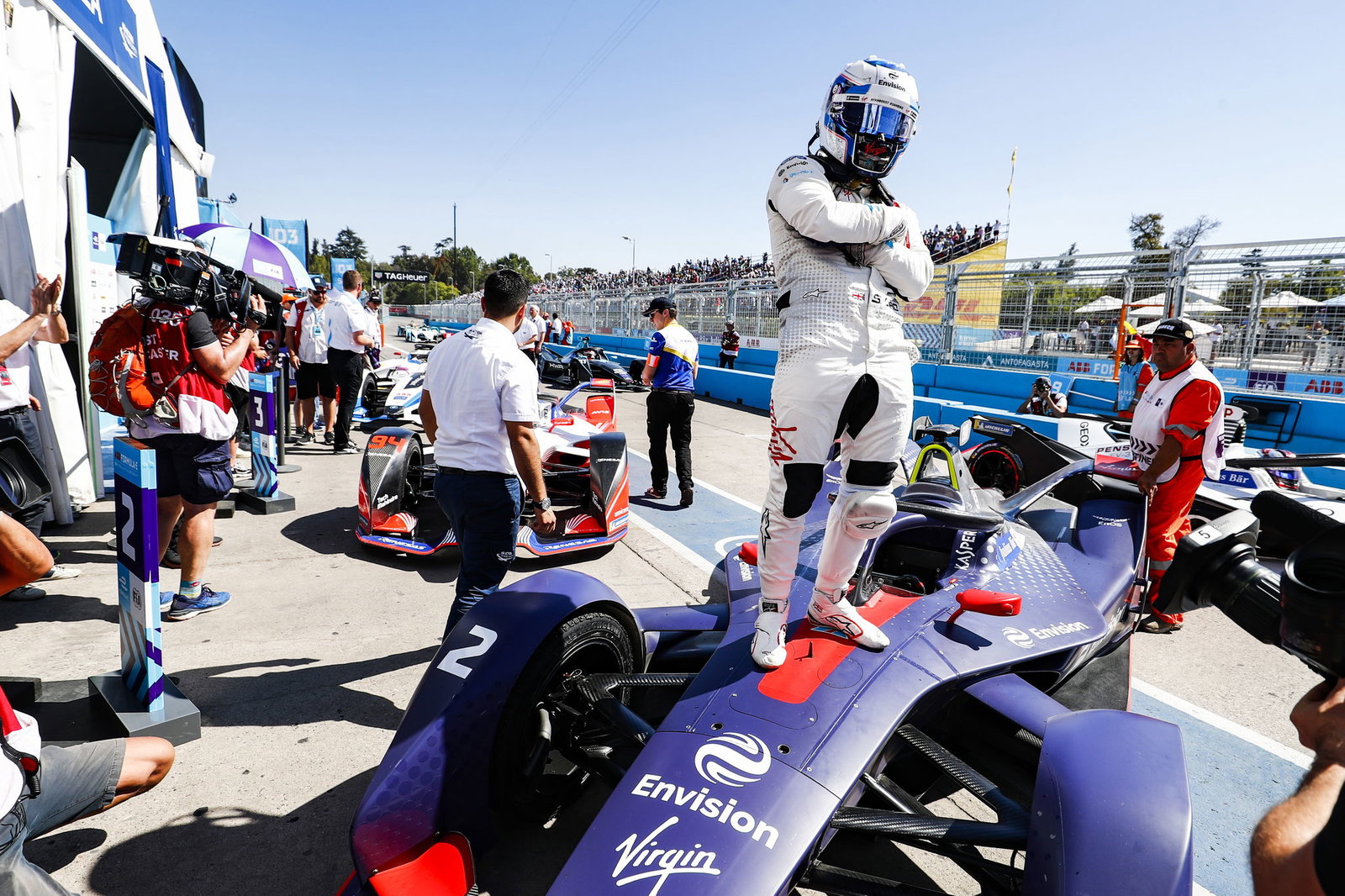 Sam Bird memenangkan FE Santiago E-Prix setelah Buemi kehilangan keunggulan
