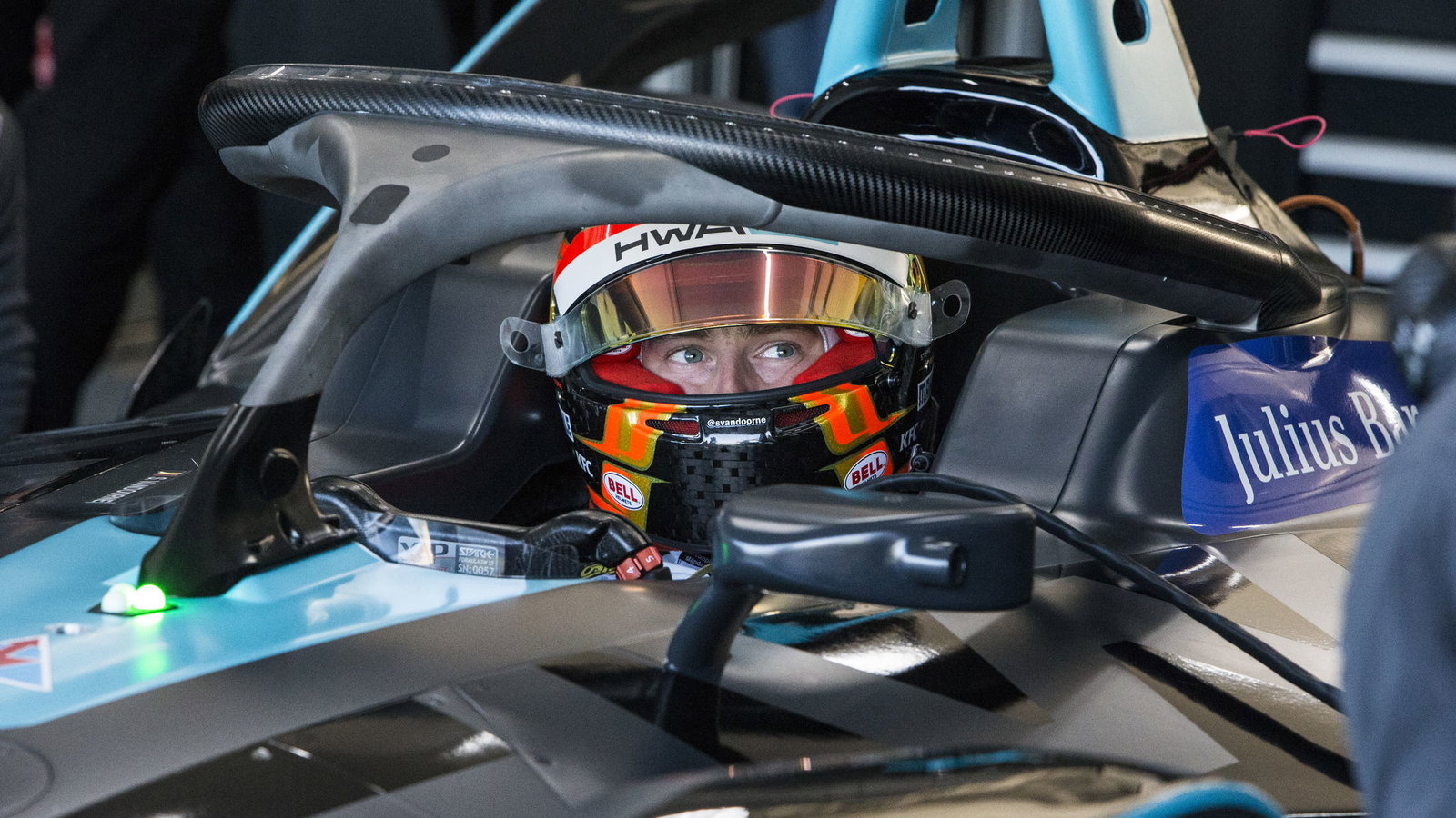 Mercedes manufacturer link key to Stoffel Vandoorne's Formula E move