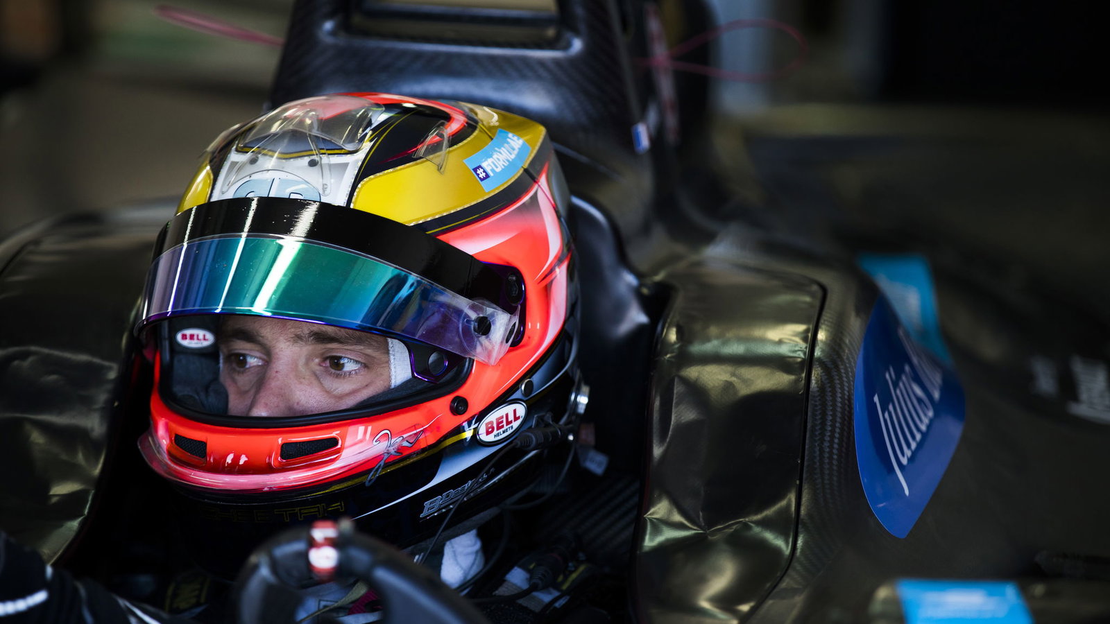 Vergne spins his way to Formula E pole for Hong Kong opener