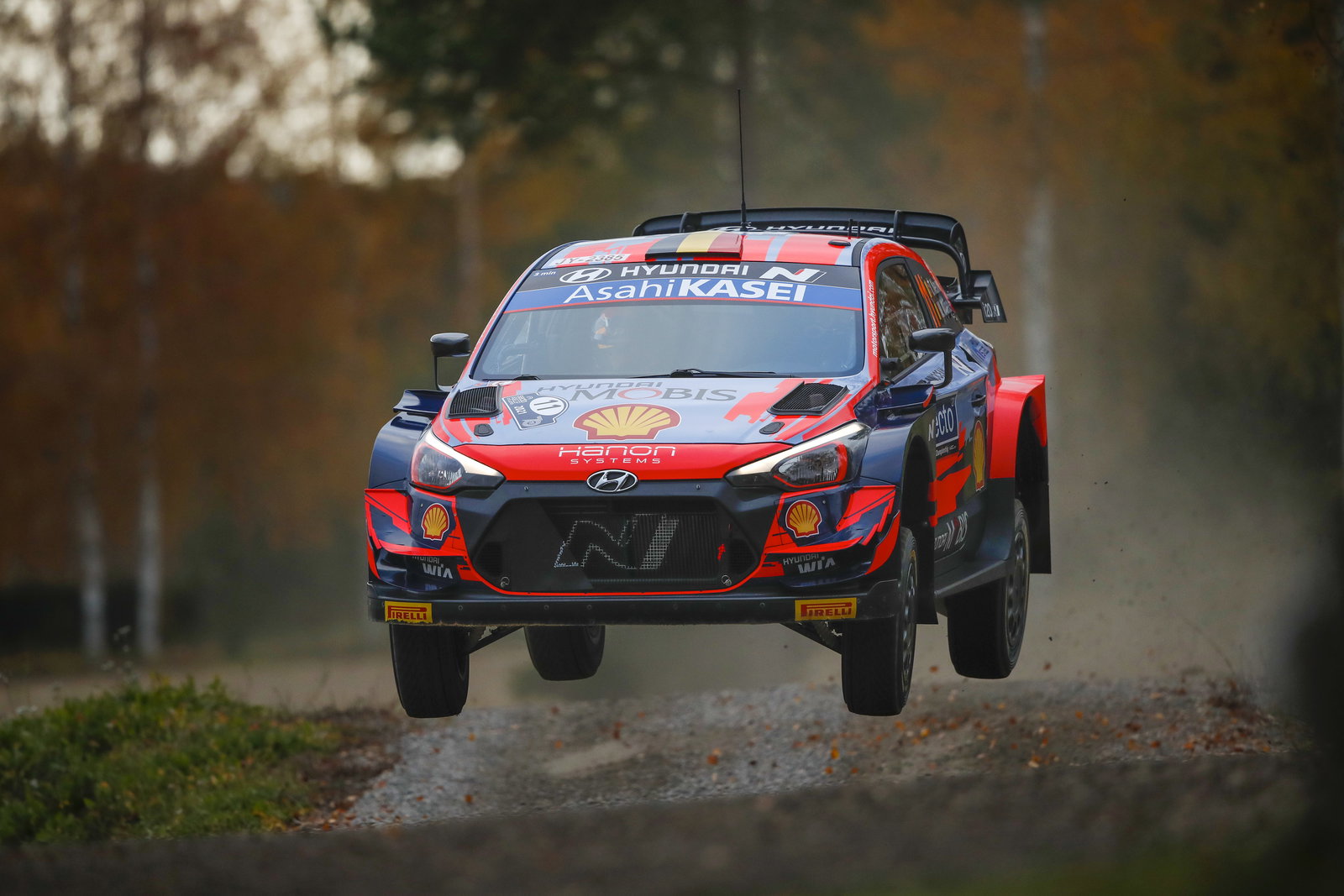 WRC Finlandia: Hari Sabtu Penuh Drama, Evans Pimpin Reli
