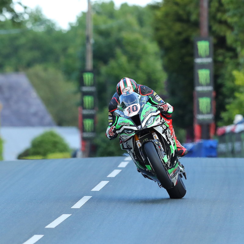 Isle of Man TT 2022 [30/5]: Hickman Tembus 210 km/jam
