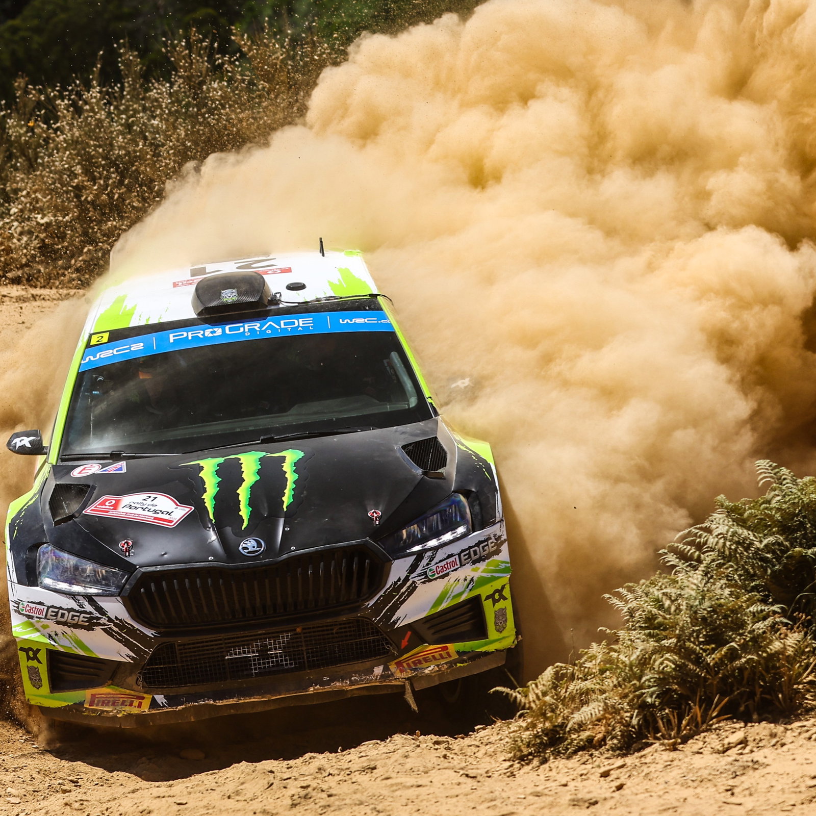 WRC Portugal: Unggulan Berjatuhan, Evans Pimpin Toyota 1-2