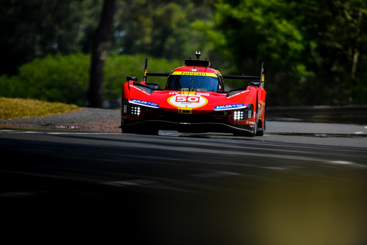 Toyota fastest in dramatic FP1 at 24 Hours of Le Mans
