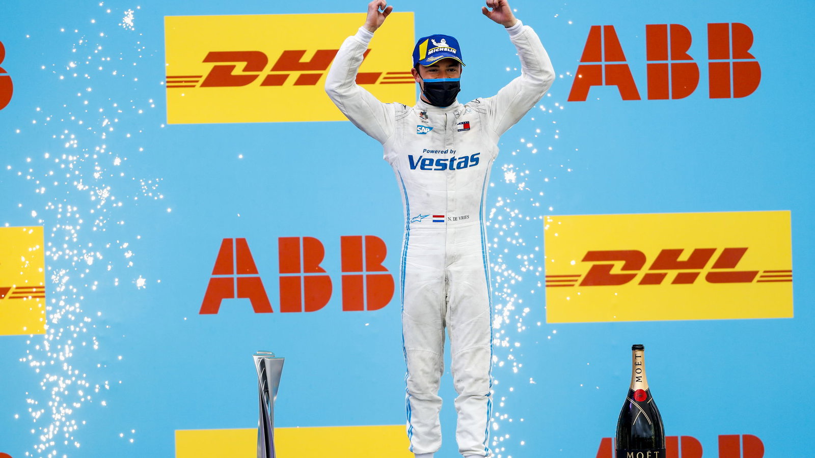 De Vries claims Valencia Formula E victory in bizarre circumstances