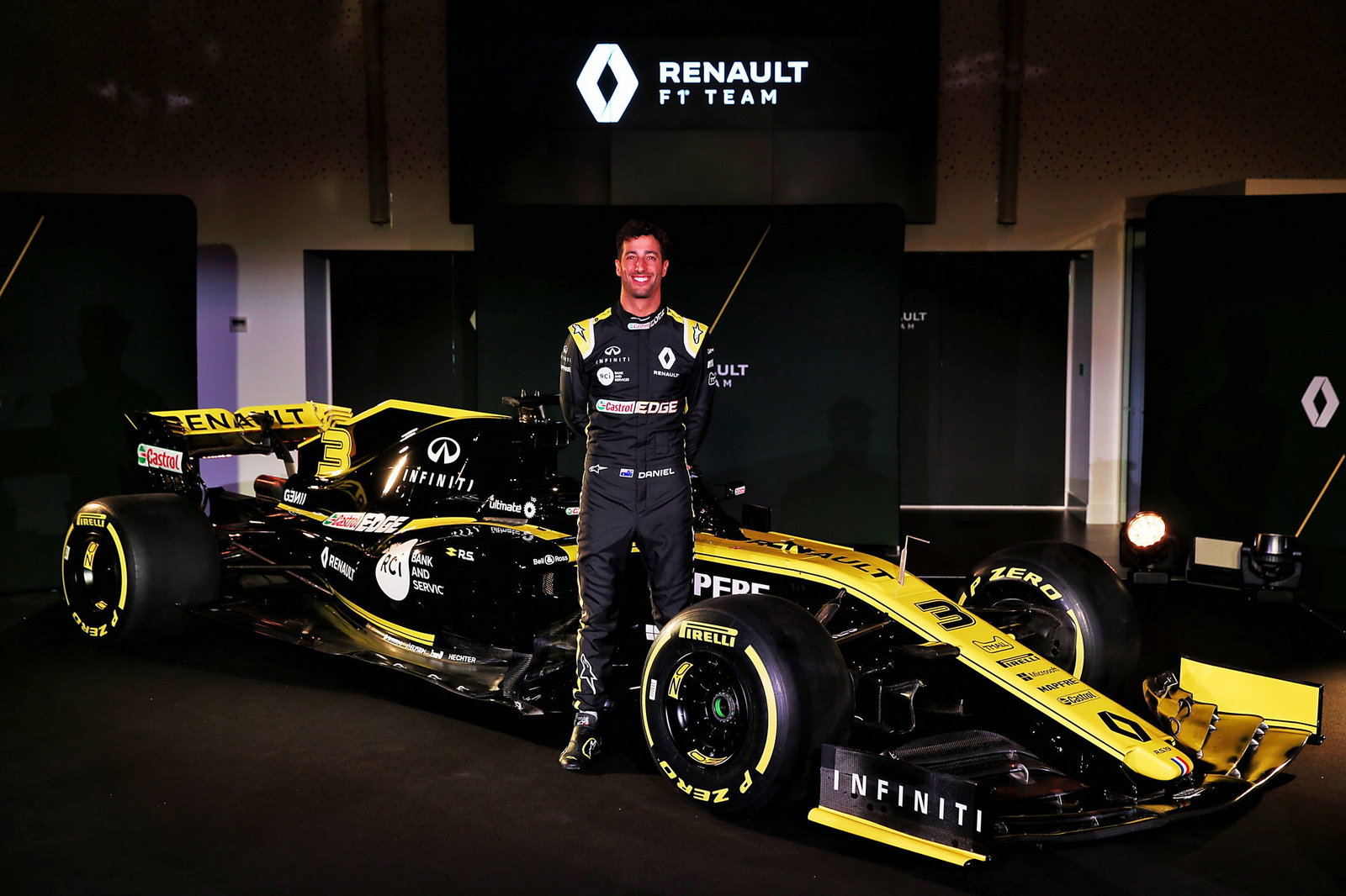 Renault melepas penutup mobil Formula 1 baru dalam peluncuran tim terbaru