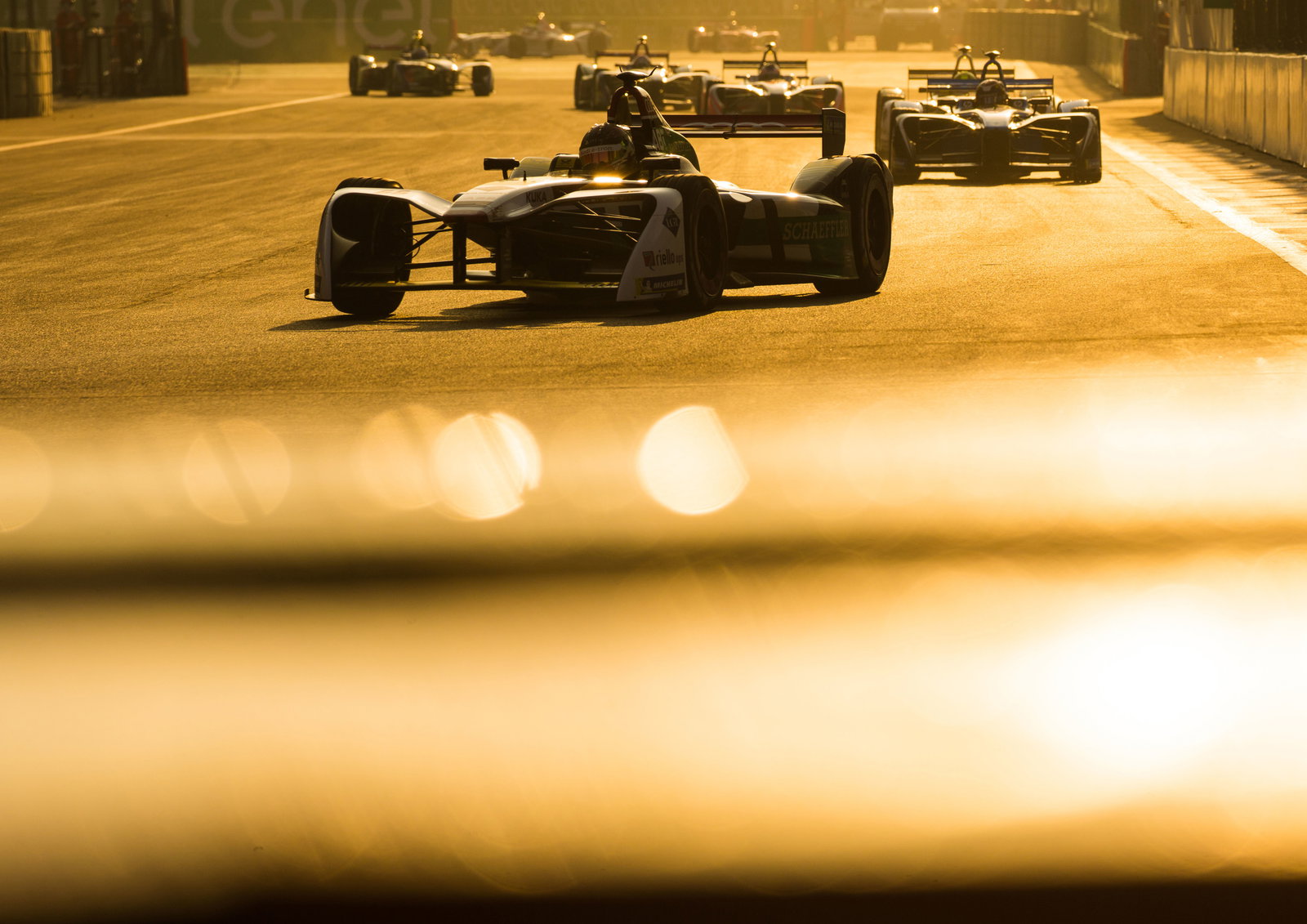 Felix Rosenqvist meraih posisi terdepan Formula E di Mexico City