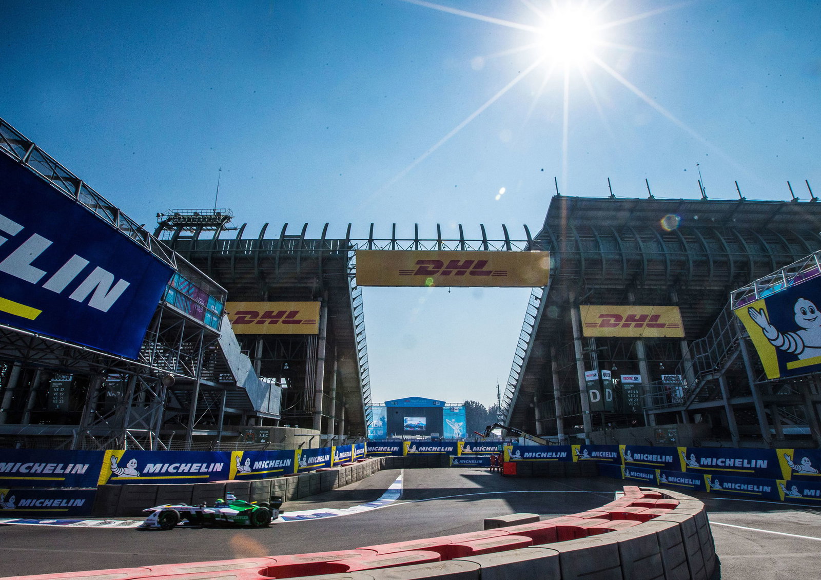 Felix Rosenqvist meraih posisi terdepan Formula E di Mexico City