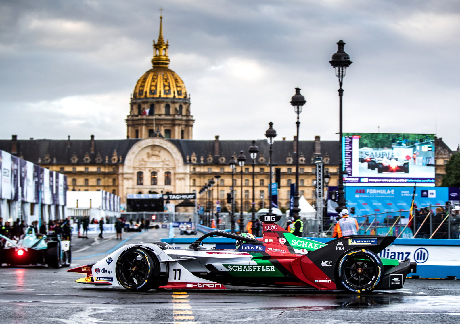 Robin Frijns takes maiden Formula E win in rain-hit Paris E-Prix