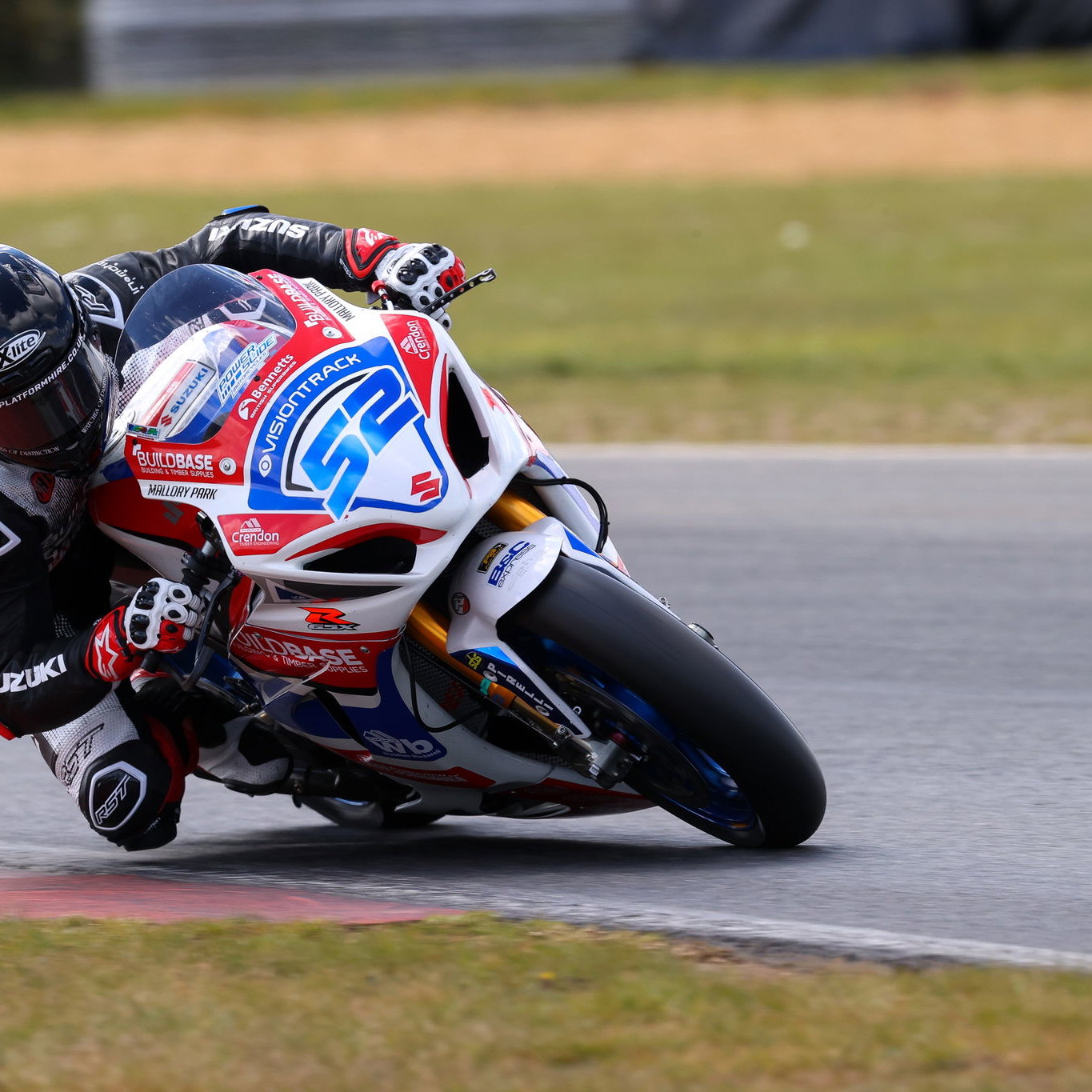 Bjorn Estment stays with Powerslide Catfoss Racing Suzuki for 2022 BSB season