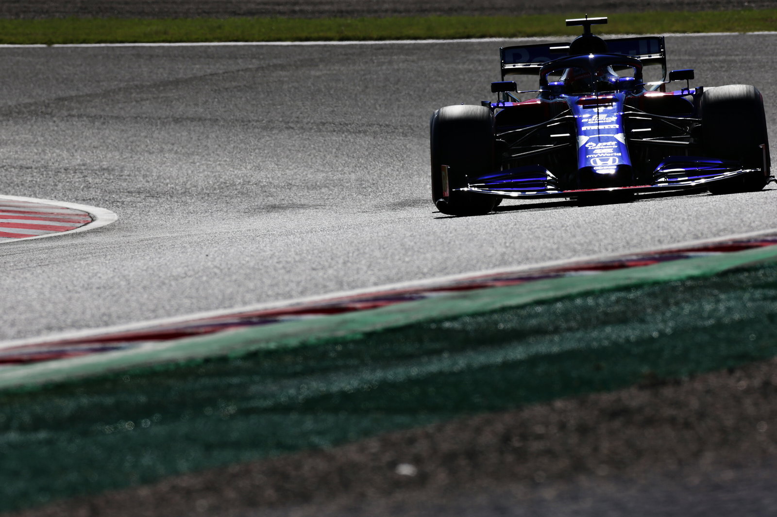 Sebastian Vettel takes fifth Suzuka pole in windy Japan qualifying