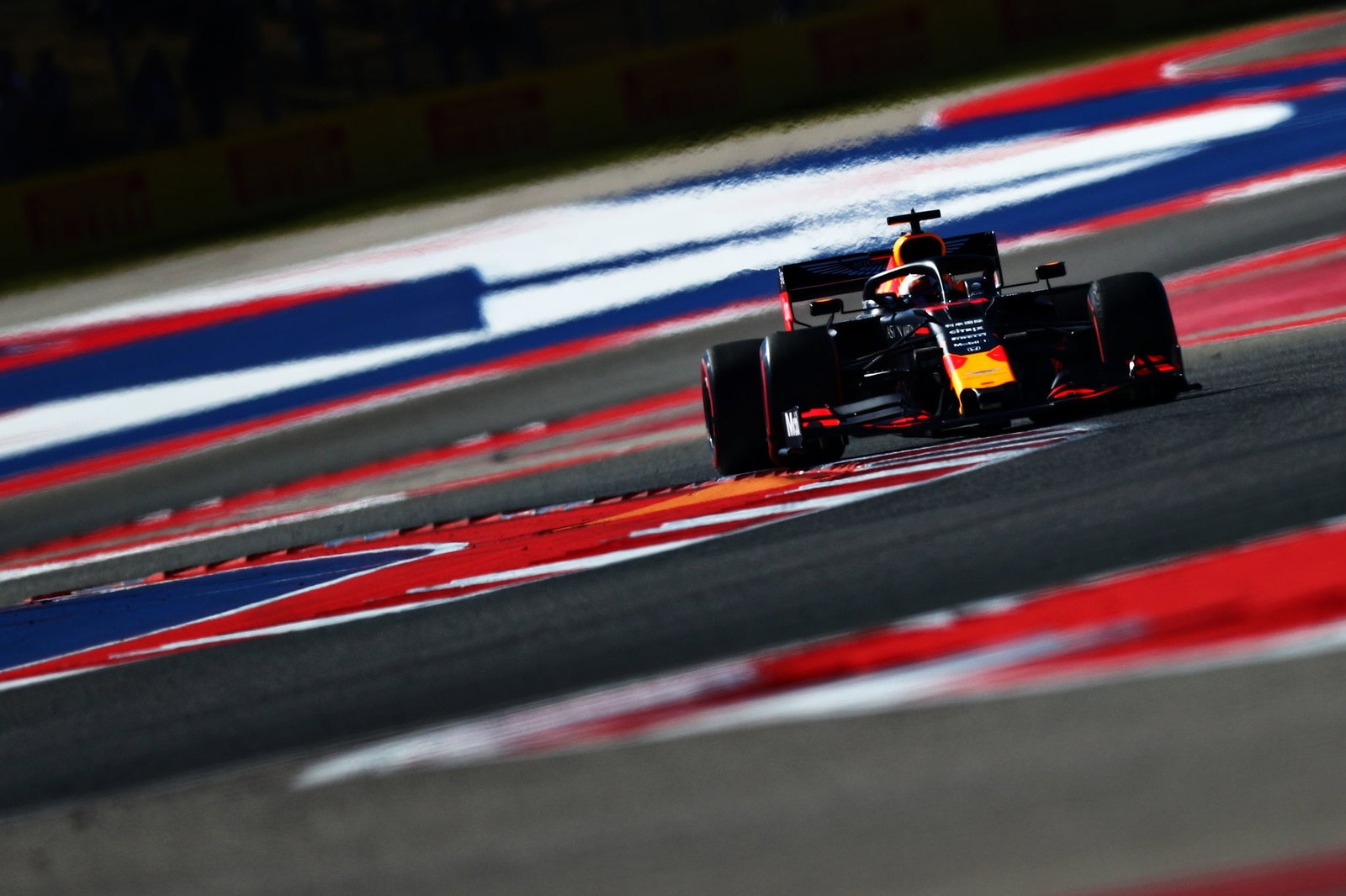 Lewis Hamilton pergi dengan 'sakit kepala hebat' karena benjolan COTA