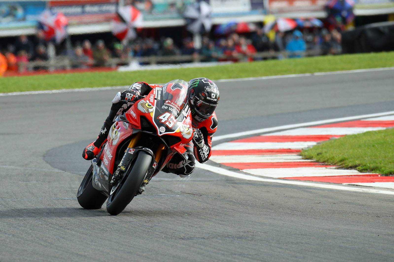 Redding resists Brookes for Donington Park double