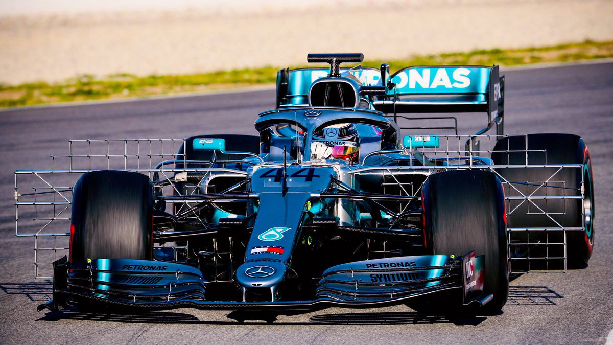 Mercedes meluncurkan revisi W10 untuk tes F1 kedua